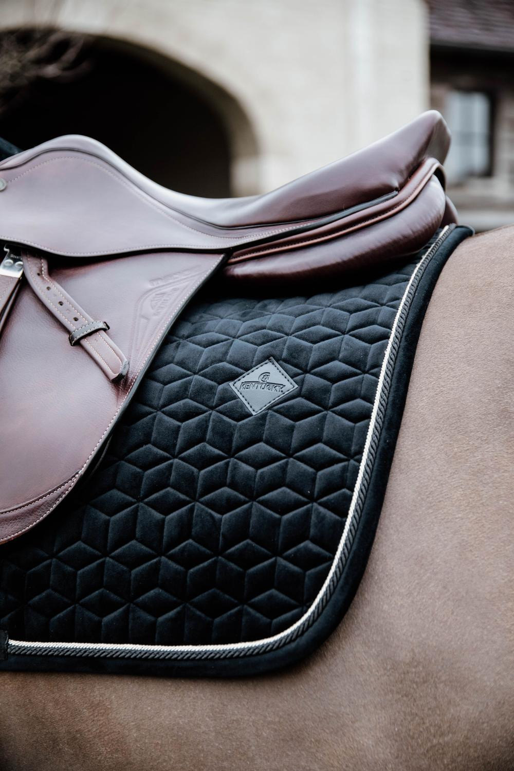 Tapis de selle Basic Velvet jumping Kentucky Beige Tapis de selle Basic Velvet jumping Kentucky Beige