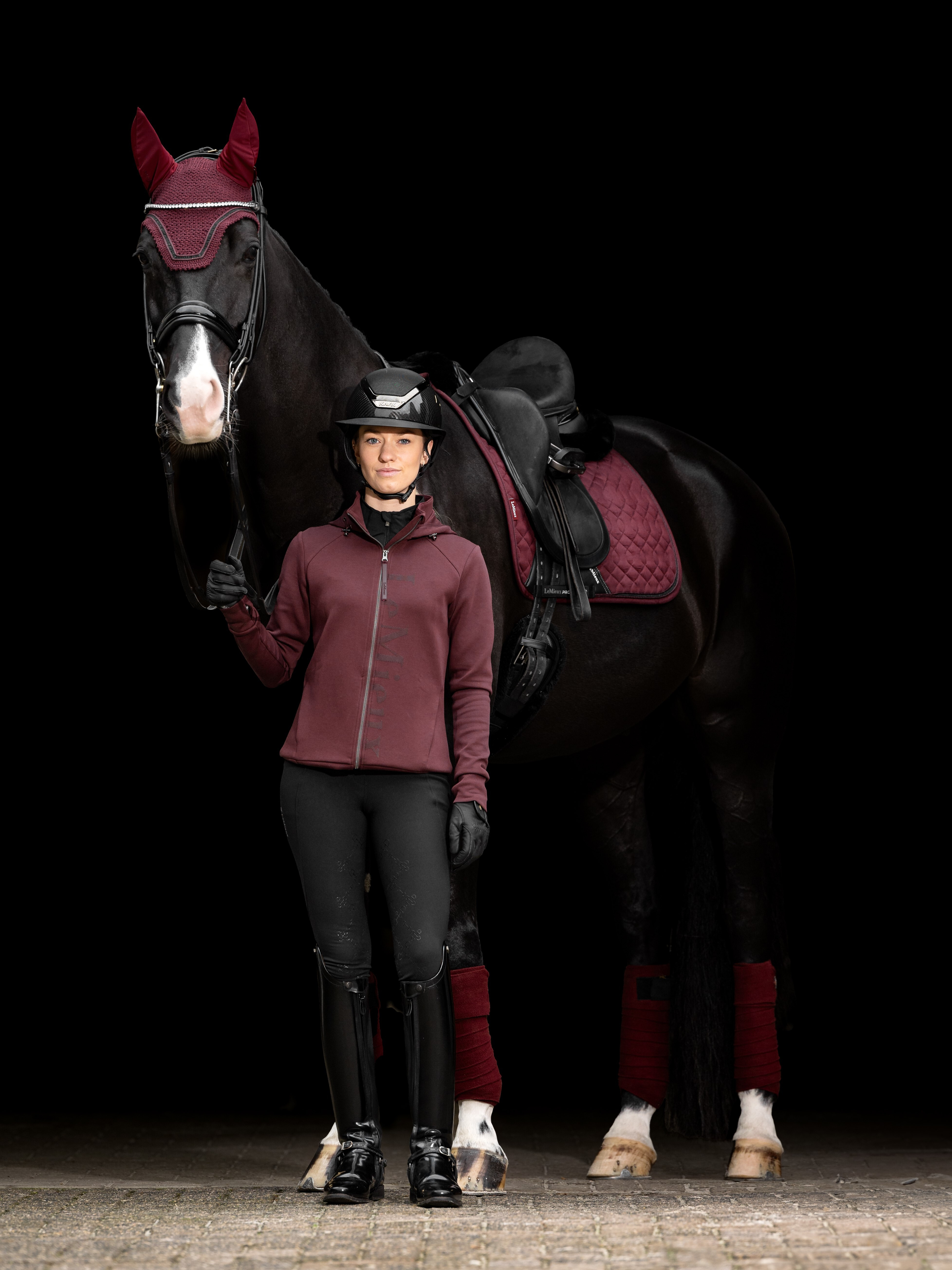 Tapis LeMieux Crystal Suede Dressage Noir Tapis LeMieux Crystal Suede Dressage Noir