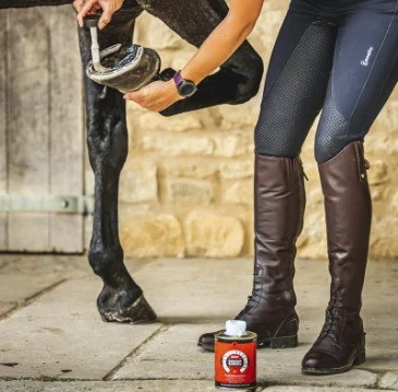 Huile pour sabots Carr & Day & Martin Daily Hoof Barrier Cornucrescine