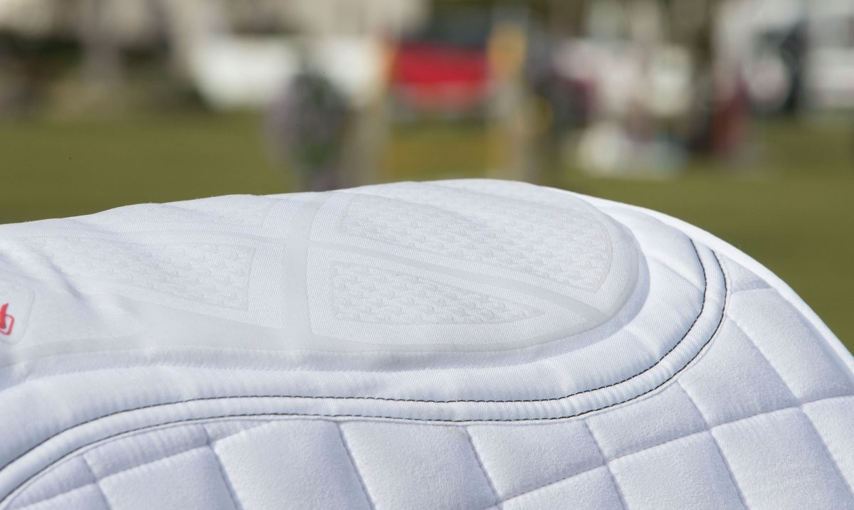 LeMieux X-Grip Twin Sided Euro Jump Vierkant Wit