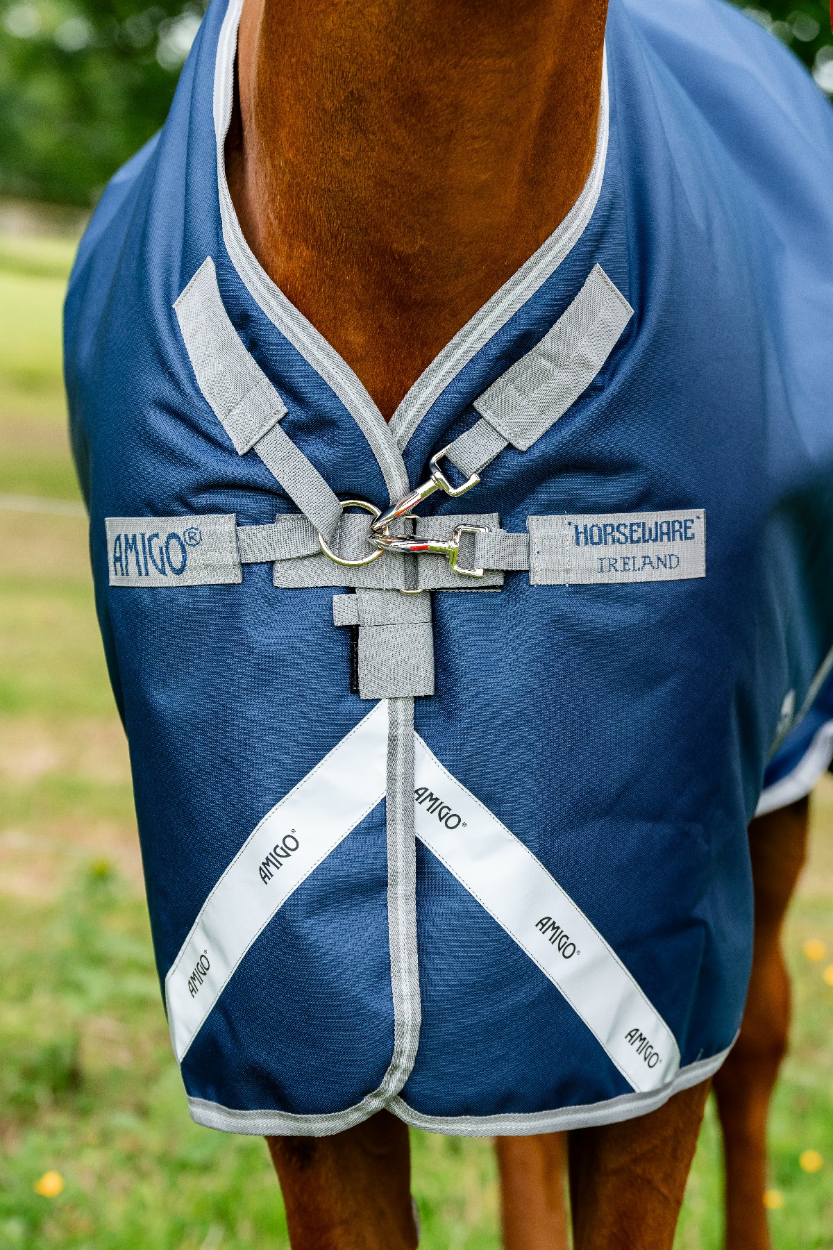 Couverture Horseware Amigo 1200D Turnout 100g Marine / gris titane / argent Bleu marine Couverture Horseware Amigo 1200D Turnout 100g Marine / gris titane / argent Bleu marine