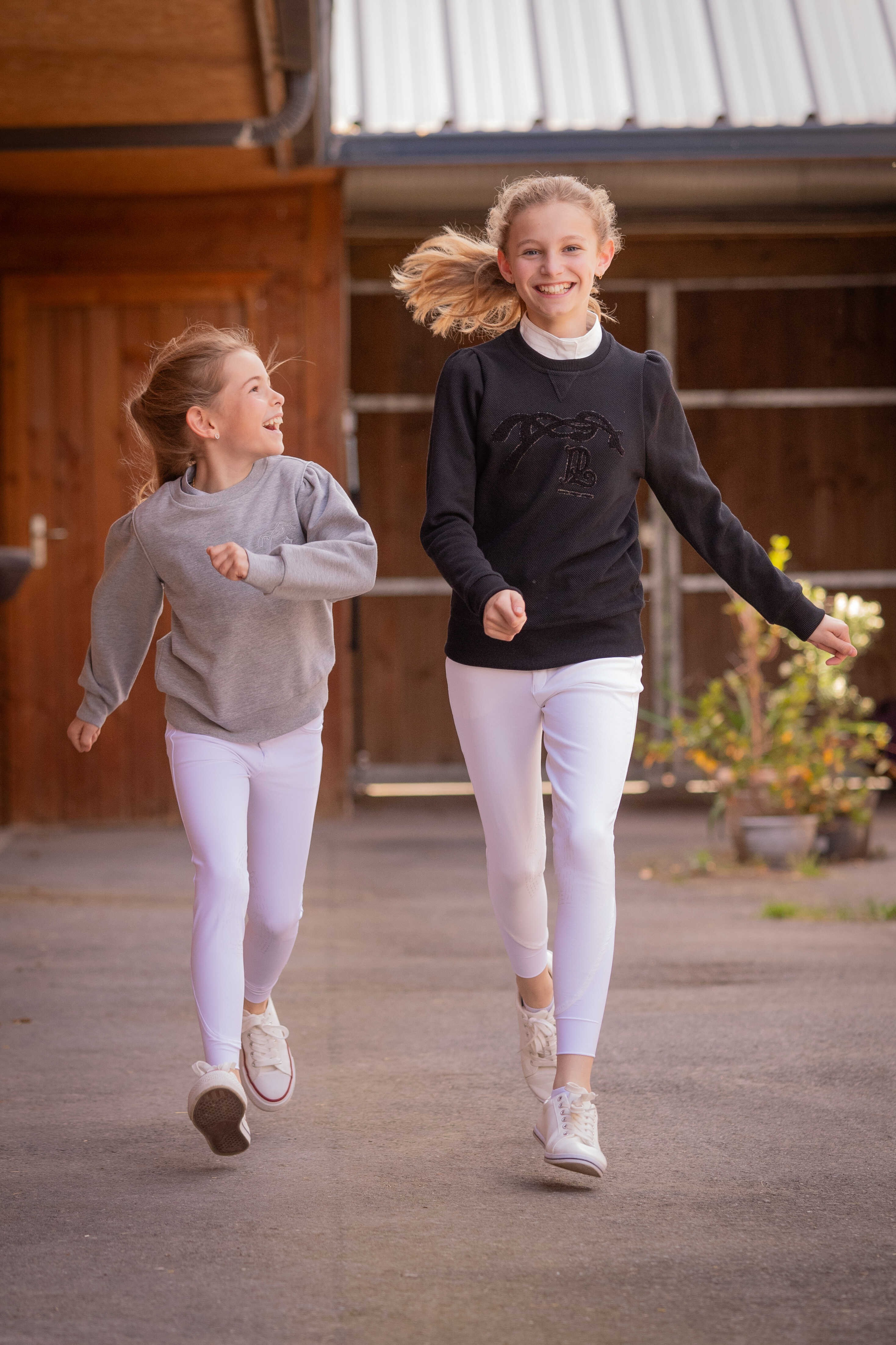 Sweat Pénélope Clotilde Noir Sweat Pénélope Clotilde Noir