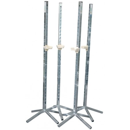 Set van 4 eenvoudige metalen kandelaren La Gée