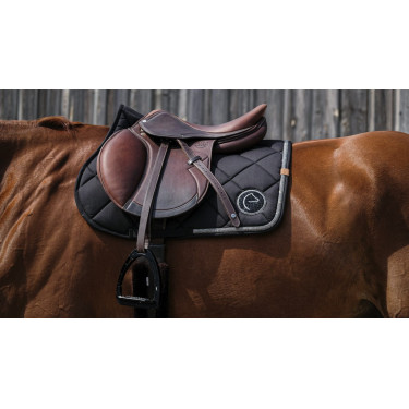 Tapis de selle Equithème Badge 2.0 Noir Tapis de selle Equithème Badge 2.0 Noir