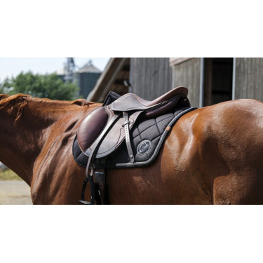 Tapis de selle Equithème Badge 2.0 Noir Tapis de selle Equithème Badge 2.0 Noir