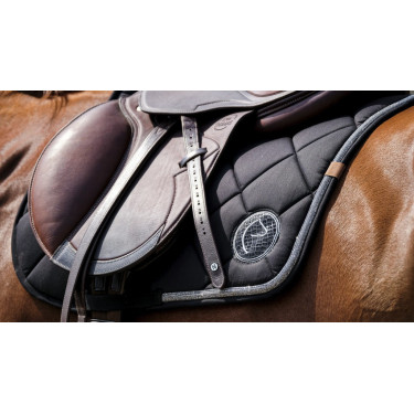 Tapis de selle Equithème Badge 2.0 Noir Tapis de selle Equithème Badge 2.0 Noir
