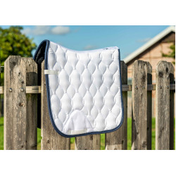 Tapis Dressage Competition HKM Blanc / marine Tapis Dressage Competition HKM Blanc / marine