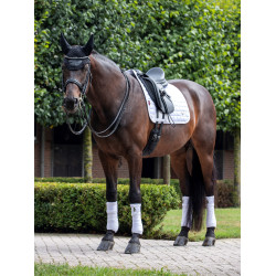 LeMieux Loire Classic Dressuur Vierkant Wit LeMieux Loire Classic Dressuur Vierkant Wit