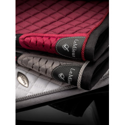 Tapis obstacle LeMieux Wither Relief Mesh Bordeaux Tapis obstacle LeMieux Wither Relief Mesh Bordeaux