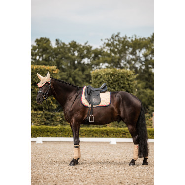 Tapis de selle de dressage B Vertigo Amory avec monogramme brodé Tapis de selle de dressage B Vertigo Amory avec monogramme brodé