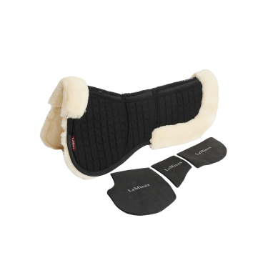 LeMieux Merino + ProSorb zadelonderlegger met wiggen en 3 vakken Zwart / natuur LeMieux Merino + ProSorb zadelonderlegger met wiggen en 3 vakken Zwart / natuur