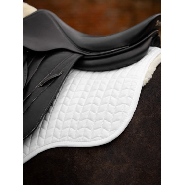 Tapis de selle LeMieux Square mixte doublé sur la moitié en Merino+ Tapis de selle LeMieux Square mixte doublé sur la moitié en Merino+