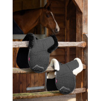 Hunter zadeldek LeMieux Merino+ half gevoerd Zwart / natuur Hunter zadeldek LeMieux Merino+ half gevoerd Zwart / natuur