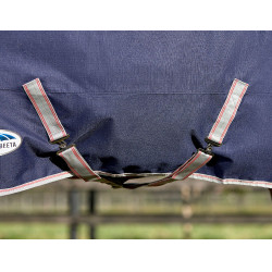 Couverture d'extérieur 50g Weatherbeeta ComFiTec Essential Bleu marine / argent / rouge Couverture d'extérieur 50g Weatherbeeta ComFiTec Essential Bleu marine / argent / rouge