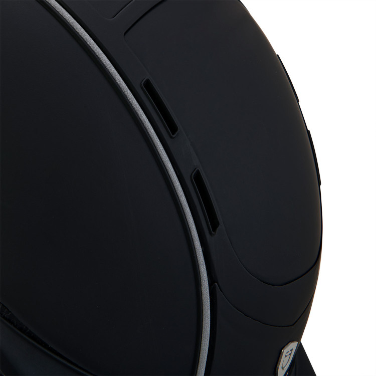 Casque Phantom avec logo frontal et inserts en cuir Equestro Casque Phantom avec logo frontal et inserts en cuir Equestro