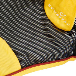 Bonnet anti-mouches en coton et microfibre Equestro Noir / rouge / jaune Bonnet anti-mouches en coton et microfibre Equestro Noir / rouge / jaune