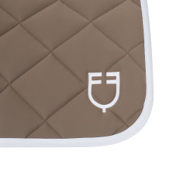 Tapis de dressage en tissu technique avec logo brodé White Line Equestro Walnut Marron Tapis de dressage en tissu technique avec logo brodé White Line Equestro Walnut Marron