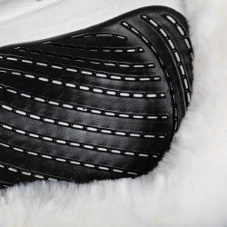 Tapis de saut Numnah avec grip en gel des deux côtés et bordure en mouton complet Acavallo Blanc / noir