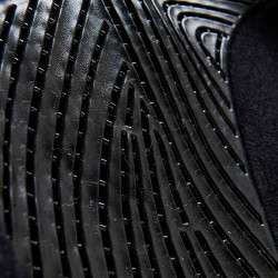 Tapis de saut Numnah avec grip en gel des deux côtés et bordure en mouton complet Acavallo Noir / noir