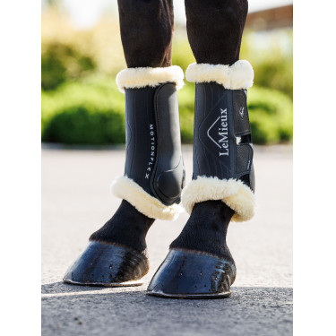 Guêtres de dressage mouton LeMieux Motionflex Guêtres de dressage mouton LeMieux Motionflex