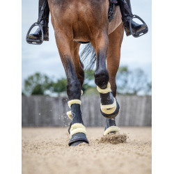 Guêtres de dressage mouton LeMieux Motionflex Noir / naturel Guêtres de dressage mouton LeMieux Motionflex Noir / naturel