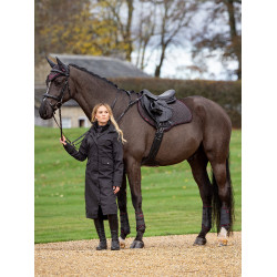 LeMieux Suede Close Contact Vierkant Zadeldek Asgrauw Bordeaux LeMieux Suede Close Contact Vierkant Zadeldek Asgrauw Bordeaux