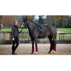 LeMieux Suede Dressuur Zadeldek Asgrauw Bordeaux LeMieux Suede Dressuur Zadeldek Asgrauw Bordeaux