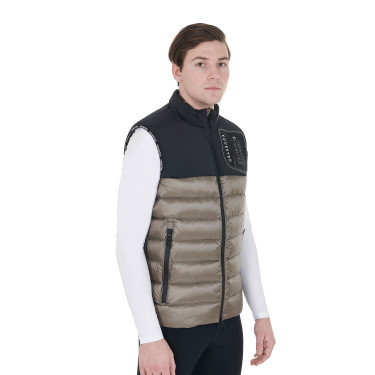 Gilet pour hommes en bi-matériau avec patch en silicone Equestro Noir / walnut