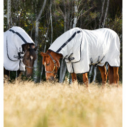 Rambo Natura Summer 0g vliegendeken met halsstuk Horseware Wit / marineblauw Rambo Natura Summer 0g vliegendeken met halsstuk Horseware Wit / marineblauw