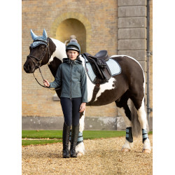 LeMieux Lottie Young Rider softshell jas Petrol Blauw LeMieux Lottie Young Rider softshell jas Petrol Blauw
