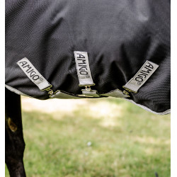 Couverture Horseware Amigo Bravo 12 Wug 0g Noir / gris titanium / argent Couverture Horseware Amigo Bravo 12 Wug 0g Noir / gris titanium / argent