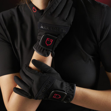 Damespolo Equestro Ridertechnology met korte mouwen en ritssluiting Damespolo Equestro Ridertechnology met korte mouwen en ritssluiting