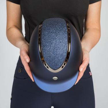 EQ3 Pardus Smooth Top helm met draaiknop Back on Track Glitterblauw EQ3 Pardus Smooth Top helm met draaiknop Back on Track Glitterblauw