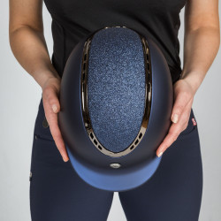 EQ3 Pardus Smooth Top helm met draaiknop Back on Track Glitterblauw EQ3 Pardus Smooth Top helm met draaiknop Back on Track Glitterblauw