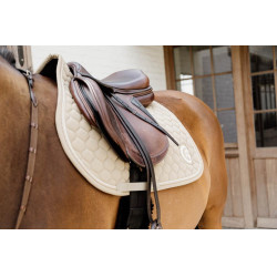 Tapijt ui quilt 3D logo springend beige Kentucky Beige Tapijt ui quilt 3D logo springend beige Kentucky Beige