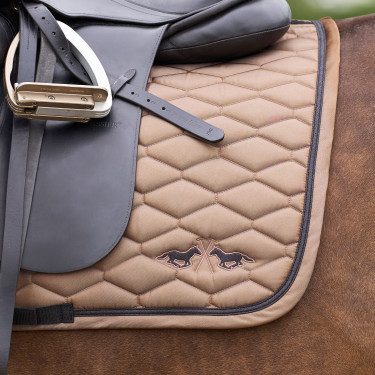 HV Polo Joan dressuur zadeldek Stro Bruin