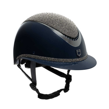 Luxe helm met brede klep en strass goedgekeurd volgens EN 1384-2023 Equestro Luxe helm met brede klep en strass goedgekeurd volgens EN 1384-2023 Equestro