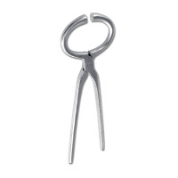 Tricoise Waldhausen pour examiner les sabots Gris