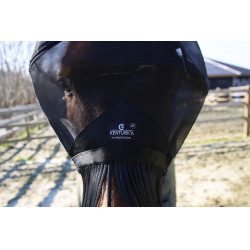 Máscara anti-moscas classic orejas y flecos de nariz Kentucky Noir Máscara anti-moscas classic orejas y flecos de nariz Kentucky Noir