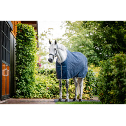 Couverture d'écurie Horseware Ionic Therapy 50g Bleu imperial / argent / marine Couverture d'écurie Horseware Ionic Therapy 50g Bleu imperial / argent / marine