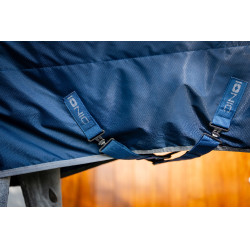 Couverture d'écurie Horseware Ionic Therapy 50g Bleu imperial / argent / marine Couverture d'écurie Horseware Ionic Therapy 50g Bleu imperial / argent / marine