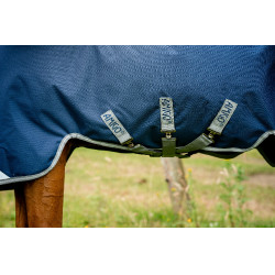 Couverture Horseware Amigo 1200D Turnout Plus 50g Marine / gris titane / argent Bleu marine Couverture Horseware Amigo 1200D Turnout Plus 50g Marine / gris titane / argent Bleu marine