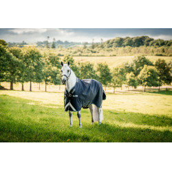 Horseware Rambo 1680D Turnout 100g deken Marine / onweer / zilvergrijs Marineblauw Horseware Rambo 1680D Turnout 100g deken Marine / onweer / zilvergrijs Marineblauw