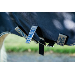 Couverture Horseware Rambo 1680D Turnout 100g Marine / orage / gris argent Bleu marine Couverture Horseware Rambo 1680D Turnout 100g Marine / orage / gris argent Bleu marine