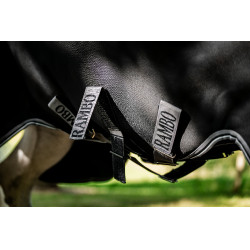Couverture Horseware Rambo 1680D Turnout 450g VL Noir / orage / gris argent Couverture Horseware Rambo 1680D Turnout 450g VL Noir / orage / gris argent