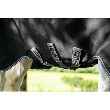 Couverture Horseware Rambo 1680D Turnout 450g VL Noir / orage / gris argent Couverture Horseware Rambo 1680D Turnout 450g VL Noir / orage / gris argent