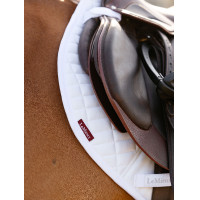 LeMieux vierkante schokdempende Close Contact Self-Cool zadeldek Wit LeMieux vierkante schokdempende Close Contact Self-Cool zadeldek Wit