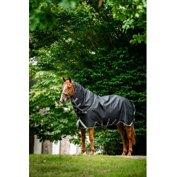 Couverture Horseware Rambo 1680D Turnout Plus 100g Noir / orage / gris argent Couverture Horseware Rambo 1680D Turnout Plus 100g Noir / orage / gris argent
