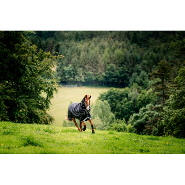 Couverture Horseware Rambo 1680D Turnout Plus 100g Noir / orage / gris argent Couverture Horseware Rambo 1680D Turnout Plus 100g Noir / orage / gris argent