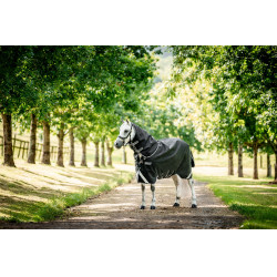 Couverture Horseware Rambo 1680D Turnout Plus 100g Noir / orage / gris argent Couverture Horseware Rambo 1680D Turnout Plus 100g Noir / orage / gris argent